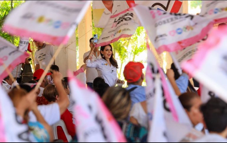 Laura Haro, candidata de Fuerza y Corazón por Jalisco a la gubernatura, realiza su campaña custodiada por elementos de la Secretaría de la Defensa Nacional desde el 3 de abril. X/LauHaro