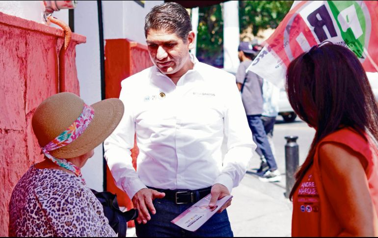 El aspirante se comprometió a defender la calidad y el abasto de agua en El Batán. ESPECIAL