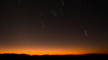 Las lluvias de meteoros de las Líridas de abril son visibles desde muchos lugares al norte y al sur del ecuador, sin embargo, se ven mejor desde el Hemisferio Norte. UNSPLASH / Fernando Rodríguez