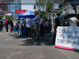 Durante cuatro horas seguidas, los residentes de las ocho áreas afectadas por la contaminación del agua. SUN