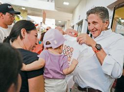 El emecista dijo que seguirán los apoyos a comerciantes implementados en su gestión. ESPECIAL