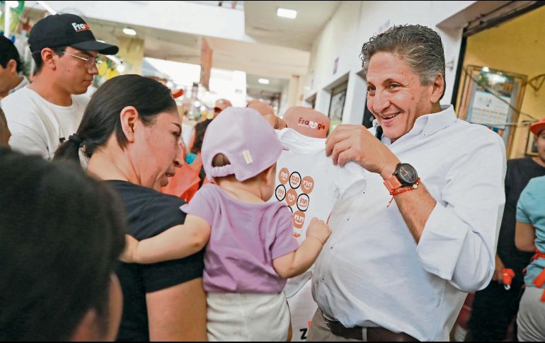 El emecista dijo que seguirán los apoyos a comerciantes implementados en su gestión. ESPECIAL