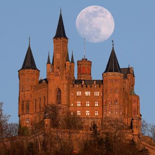 ¿Por qué a veces la Luna se puede ver en pleno día?