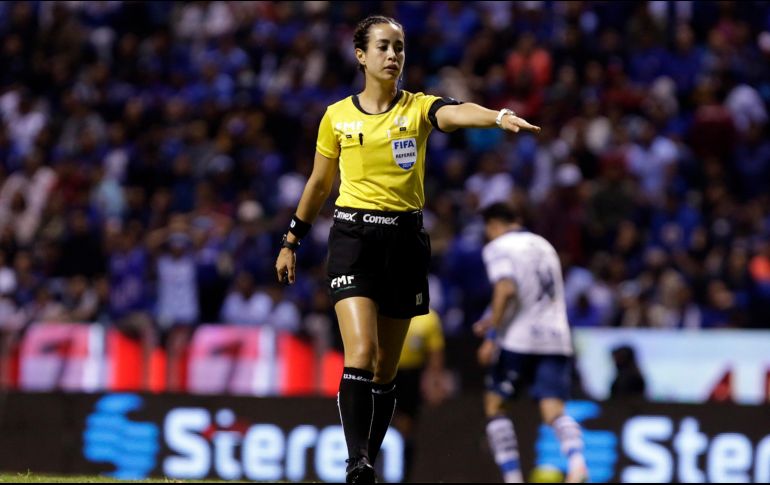 El Cruz Azul aprovechó los últimos minutos del partido para la marcación de un penalti que fue señalado por la silbante Katia Itzel García. IMAGO7.