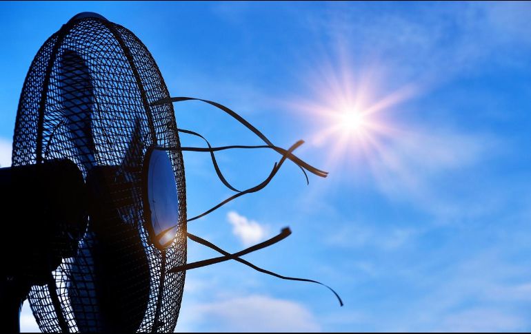 La creatividad mexicana se pone en marcha con este sencillo método para aprovechar al máximo un ventilador convencional y refrescar el hogar. Pixabay