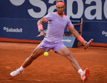 Nadal no había jugado desde su amistoso ante su compatriota Carlos Alcaraz en marzo; hoy se impuso en su primer juego del Abierto. EFE / E. Fontcuberta