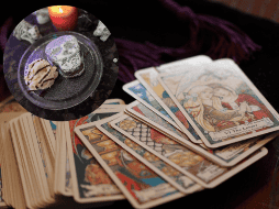 Las instalaciones de la cafetería visualmente están llenas de misterios con luces obscuras, velitas en las mesas, gorros de brujas colgantes y adornos de calaveras y arañas por todos lados, podrás sentirte como en Halloween todo el año. ESPECIAL/Pixabay.