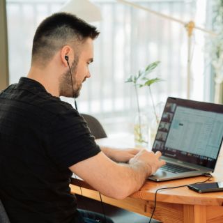 ¿Cuáles son las únicas horas en que pueden mandarte WhatsApp en tu trabajo?