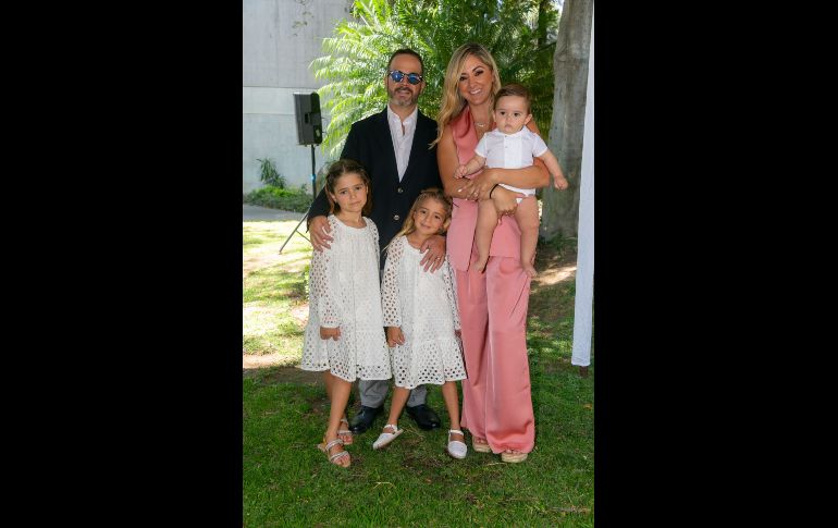 Javier Moreno, Paola Orozco, Lucca Moreno, Mikaela Moreno y Dominika Moreno. GENTE BIEN JALISCO/ Jorge Soltero