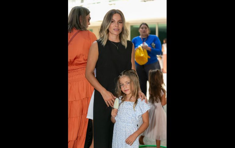 Angie Escamilla y Loretta Borrego. GENTE BIEN JALISCO / Jorge Soltero