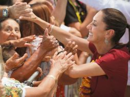 Claudia Sheinbaum, candidata presidencial por la coalición “Sigamos Haciendo Historia”, encabezó ayer un encuentro con mujeres rurales en el estadio de Beisbol de Ticul, Yucatán. EL UNIVERSAL