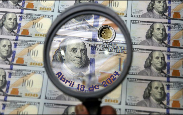 Es importante recordar que la cotización del dólar se actualiza a lo largo del día, por lo que es necesario revisarla constantemente si se requiere para alguna ejecución financiera. AP / ARCHIVO