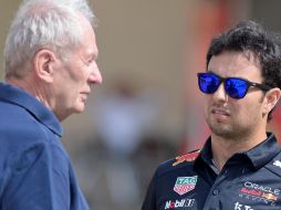 El asesor de Red Bull, Helmut Marko, junto al mexicano Checo Pérez, en una imagen de archivo. AFP / ARCHIVO
