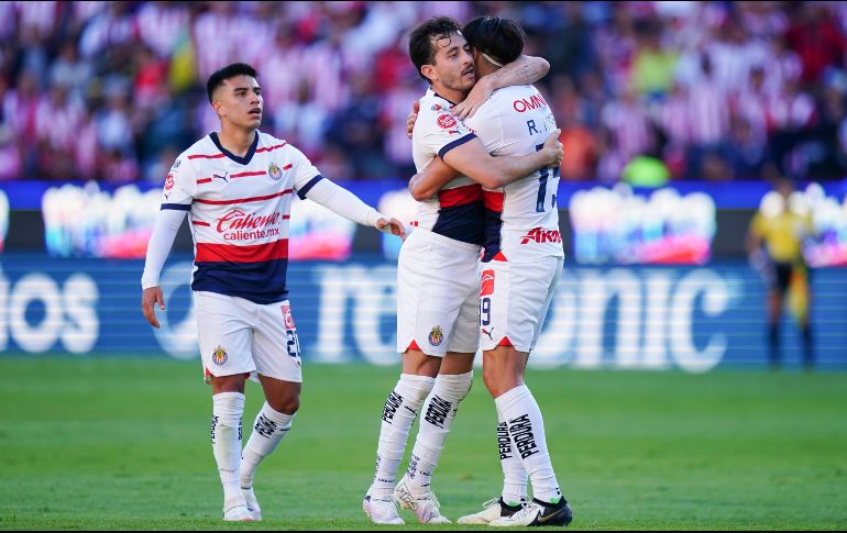 Chivas necesita obtener los 3 puntos ante el Querétaro si quiere asegurar su presencia en liguilla. Imago7