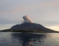 Indonesia, un archipiélago de 270 millones de habitantes, tiene 120 volcanes activos. EFE