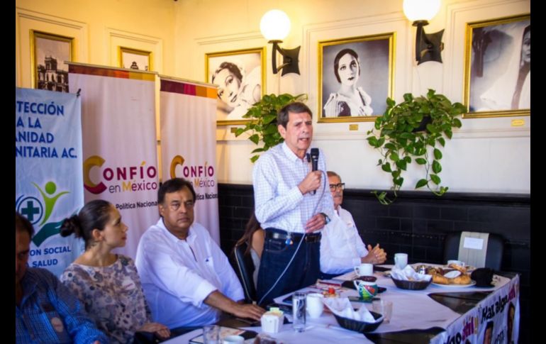 Integrantes de la Asociación para la Protección de la Sanidad Comunitaria A.C., entregaron a Confío un documento con los planteamientos para el próximo gobierno. ESPECIAL