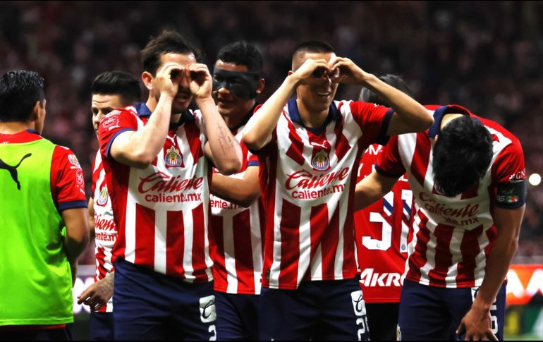 Las Chivas amarraron la victoria y llegaron a 28 puntos, cifra que pone a los rojiblancos con la posibilidad de ir de manera directa a la Liguilla. IMAGO7.