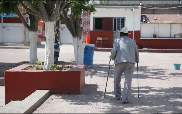 Los niveles altos de glucosa (azúcar) en sangre (diabetes Tipo 2), de colesterol y triglicéridos son causas de daños en nervios y vasos sanguíneos que nutren los nervios. EL INFORMADOR / ARCHIVO
