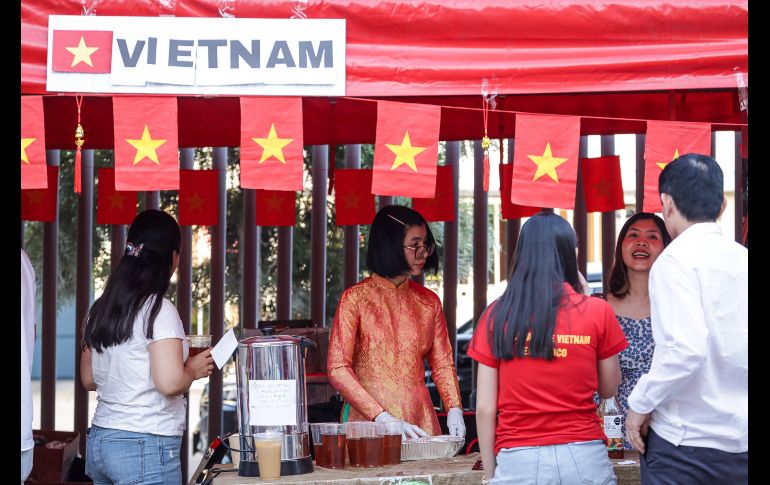 Este domingo regresó la Feria Internacional Gastronómica (FIGA) de Guadalajara, un festival cultural y de gastronomía, que tiene como objetivo recaudar fondos y festejar las relaciones diplomáticas de la ciudad con el mundo. EL INFORMADOR / H. Figueroa