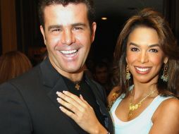 Eduardo Capetillo y Bibi Gaytán son uno de los matrimonios más queridos del espectáculo. EFE/ARCHIVO