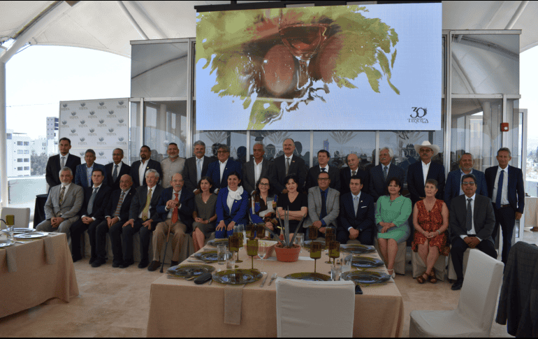 También se reconoció a integrantes de la agroindustria tequilera. ESPECIAL