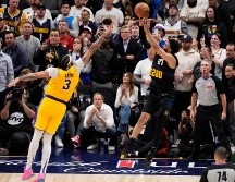 Murray tomó el balón hacia la derecha con la marca defensiva de Anthony Davis, dio un paso atrás y agitó la canasta justo cuando sonó el timbre. AP/J. Dempsey