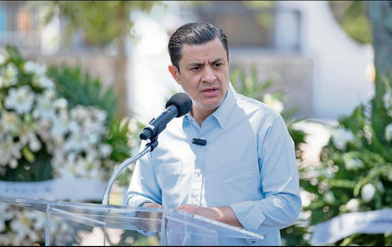 El abanderado de Morena, PT, PVEM, Futuro y Hagamos promete a los ciudadanos mejorar los servicios públicos. ESPECIAL