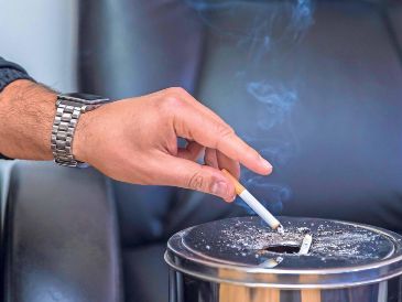 tratar de dejar de fumar es diferente para cada persona, pero casi todas tendrán algunos síntomas de abstinencia de la nicotina. SUN / ARCHIVO