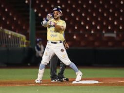 Vimael Machín fue el héroe de la noche al impulsar la carrera de la victoria. X/charrosbeisbol