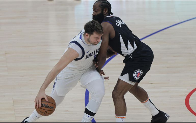 Luka Doncic hizo 32 puntos, con 6 rebotes y 9 asistencias. EFE/A. Dinner