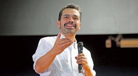 Jorge Álvarez Máynez se reunió ayer con jóvenes y emecistas en el Estado. EL UNIVERSAL