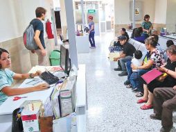 La finalidad de esta convocatoria es garantizar la atención médica a la población sin seguridad social. SUN / ARCHIVO