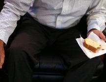 Ciertos cambios en el estilo de vida pueden efectivamente tener un impacto positivo en la pérdida de peso, sobre todo en lo que toca a la velocidad de comer. AFP / ARCHIVO