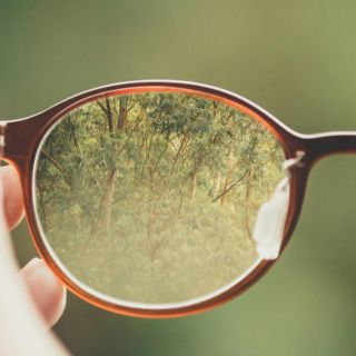 4 razones por las que la graduación de tus lentes aumenta con el tiempo