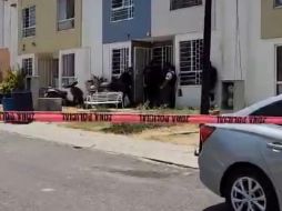 Policías municipales acudieron a uno de los departamentos ubicados en la zona tras recibir el reporte de una agresión en contra de una mujer. CORTESÍA