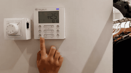 Al aparato tampoco debe darle el sol, es importante alejarlo de lámparas y evitar ponerlo en cuartos cercanos al que tenga la estufa, sala, comedor o cocina. EFE / ARCHIVO