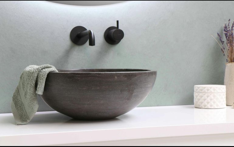 Las compresas de agua caliente son un remedio efectivo para diferentes males. ESPECIAL / Foto de Sanibell BV en Unsplash