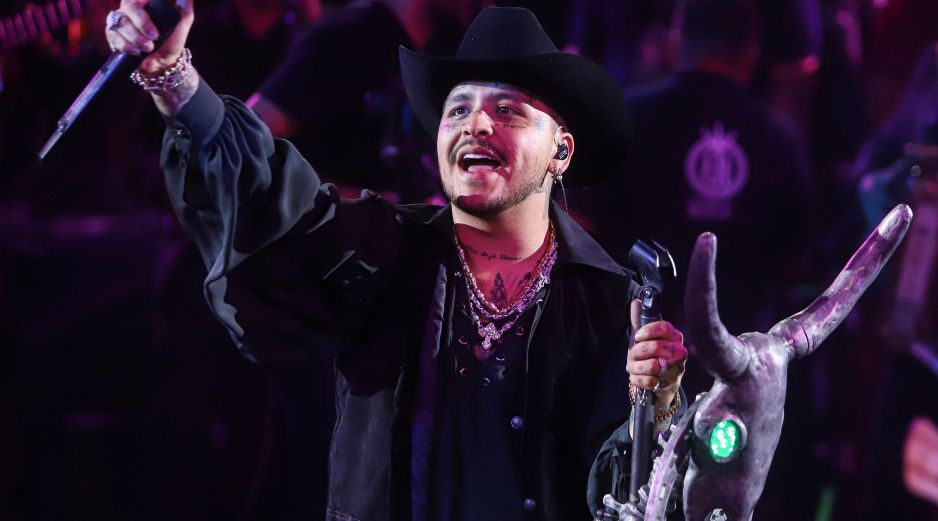 Nodal participará en el concierto por los 30 años de carrera de Bocelli. EL INFORMADOR/ARCHIVO