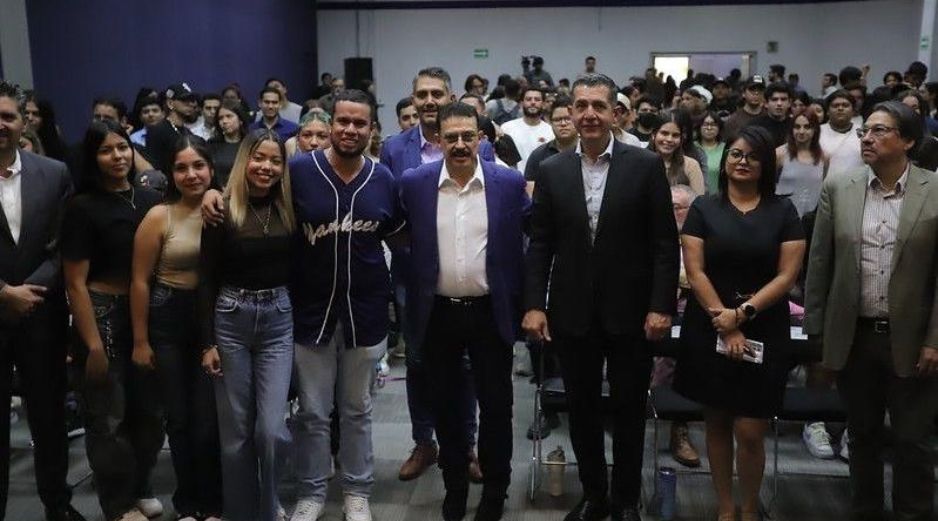 Lomelí reafirmó el compromiso de Claudia Sheinbaum con la educación pública. ESPECIAL