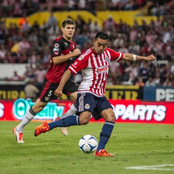 Marco Fabián es uno de los referentes de Chivas contra Atlas. EL INFORMADOR / ARCHIVO