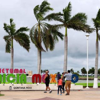 Firman decreto para declarar a Chetumal zona libre de impuestos