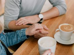 Al principio de una relación, es común que muchas personas se muestren como un libro abierto. ESPECIAL/ Foto de Priscilla Du Preez 🇨🇦 en Unsplash