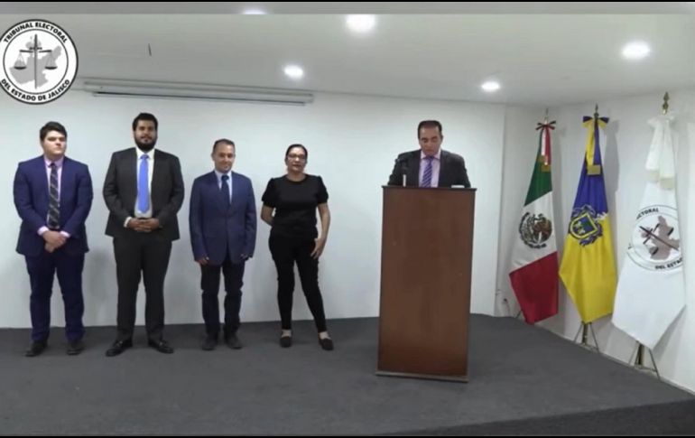 La mujer referida en los comentarios, fue la secretaria relatora del TEEJ, Cristina Tello, quien señaló que en ningún momento se vio afectada por los comentarios. ESPECIAL /TEEJ