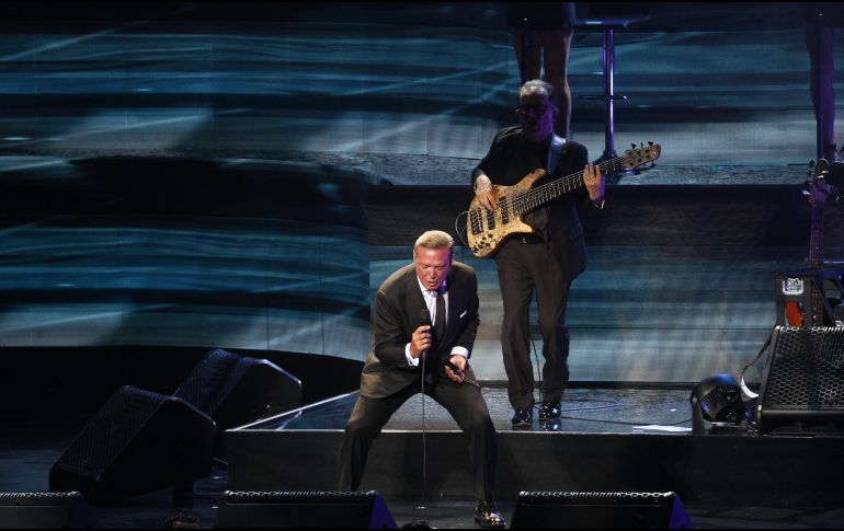 Luis Miguel sorprendió al compartir la imagen, ya que es muy reservado en sus relaciones. EL INFORMADOR/ARCHIVO