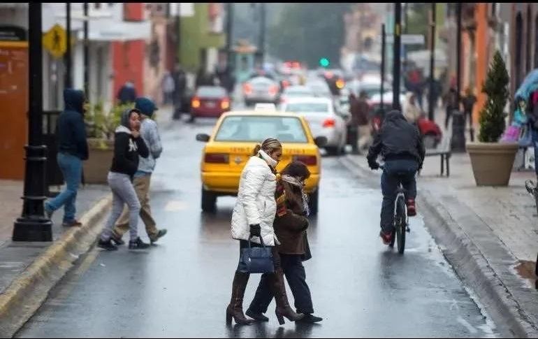 Se recomienda a la población tomar las precauciones necesarias ante el descenso de temperaturas. EFE/ Archivo