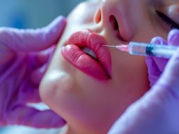 Queda prohibido el uso de silicona líquida, aceites minerales, aceites comestibles, aceites de automóvil, grasas vegetales o animales, cemento óseo, biopolímeros orgánicos o sintéticos. Pixabay.