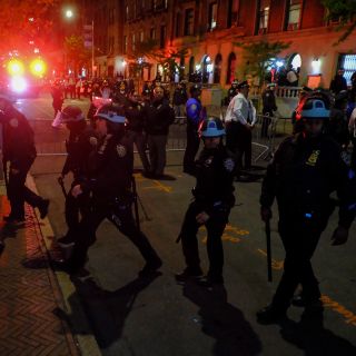 Policías de NY entran en el campus de la Universidad de Columbia ocupado por manifestantes palestinos