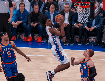 Tyrese Maxey anotó siete puntos en 25 segundos para mantener con vida a los 76ers. AP/A. Colmenares