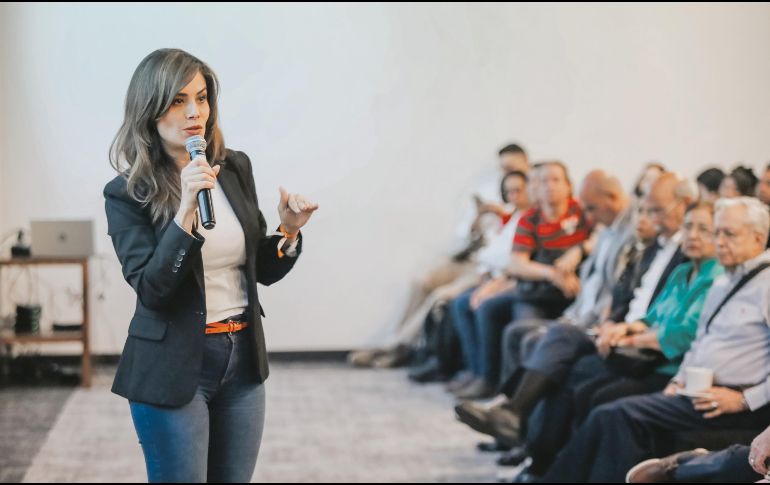 La representante de MC se reunió con representantes de diversas asociaciones. ESPECIAL