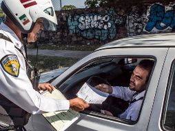 La mitad de los automovilistas maneja con licencia vencida